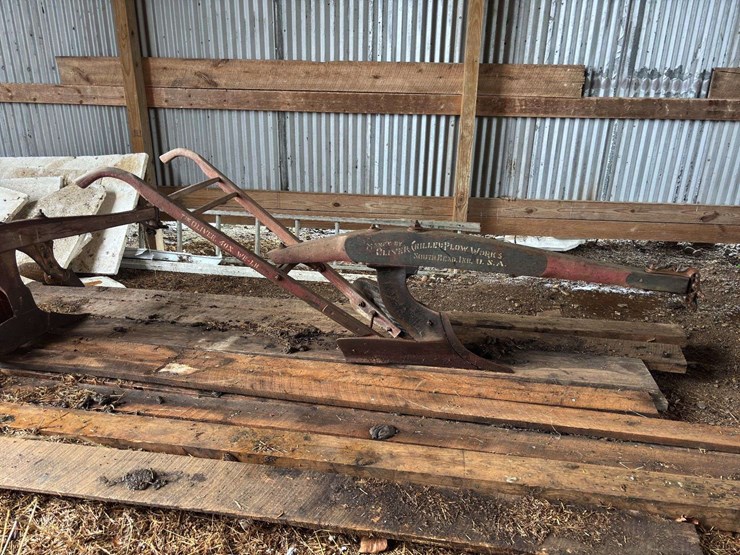 oliver-chilled-plow-works-14”-walking-plow-image-5