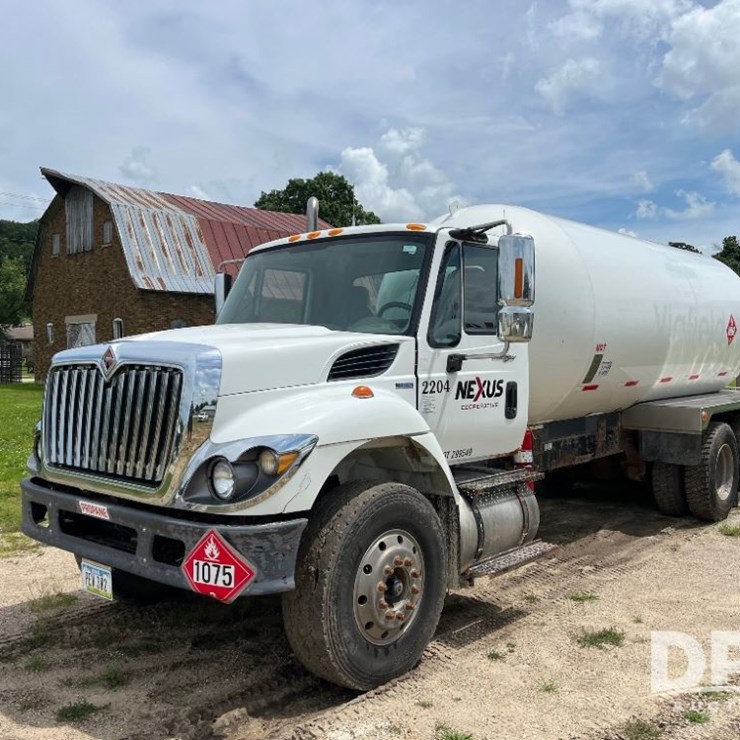 2010 IHC ProStar 7500 LP Truck (JN2563, Unit 2204)