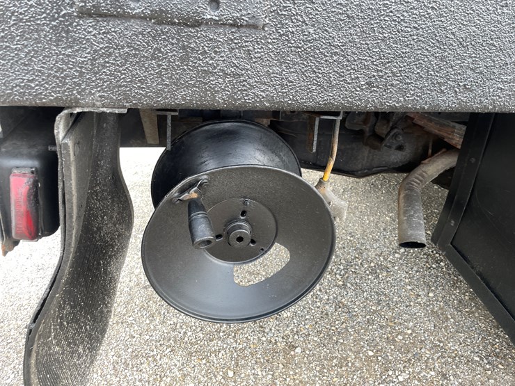 2001-ford-f550-image-18