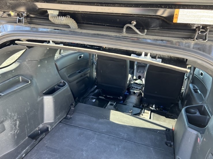 2018-ford-explorer-image-24