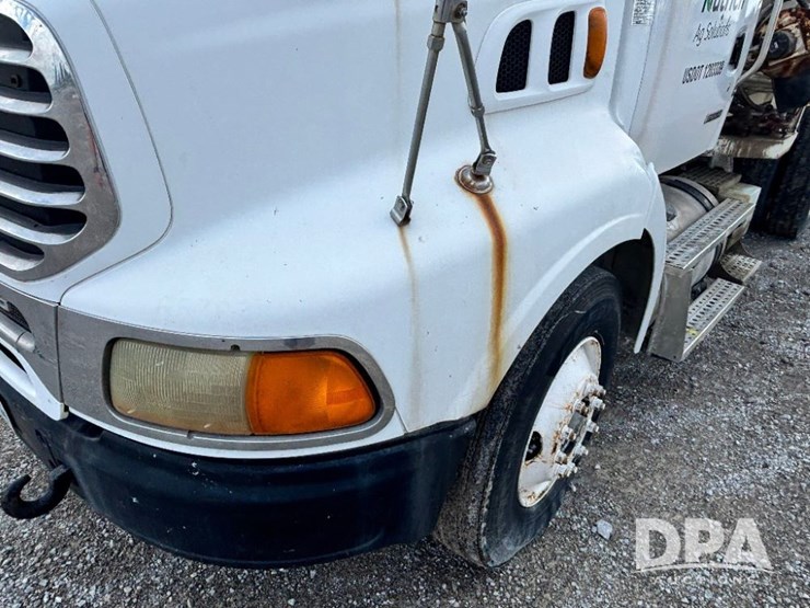 2005-sterling-dry-tender-truck-(gp11242,-unit-111565)-image-23