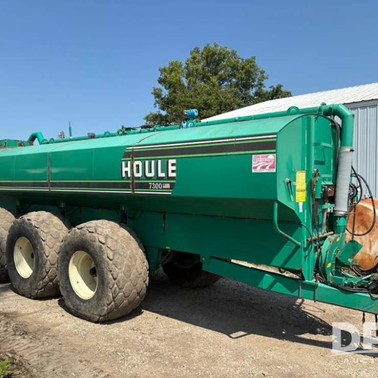 2004 Houle 7300 Manure Spreader (LLD1333)