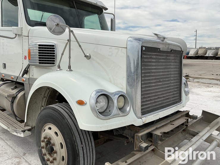 2017-freightliner-coronado-132-image-11