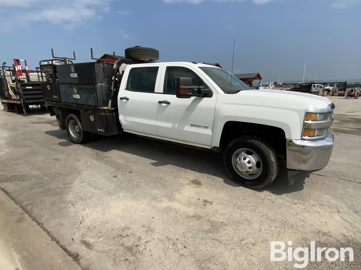 2015-chevrolet-silverado-3500hd-image-3