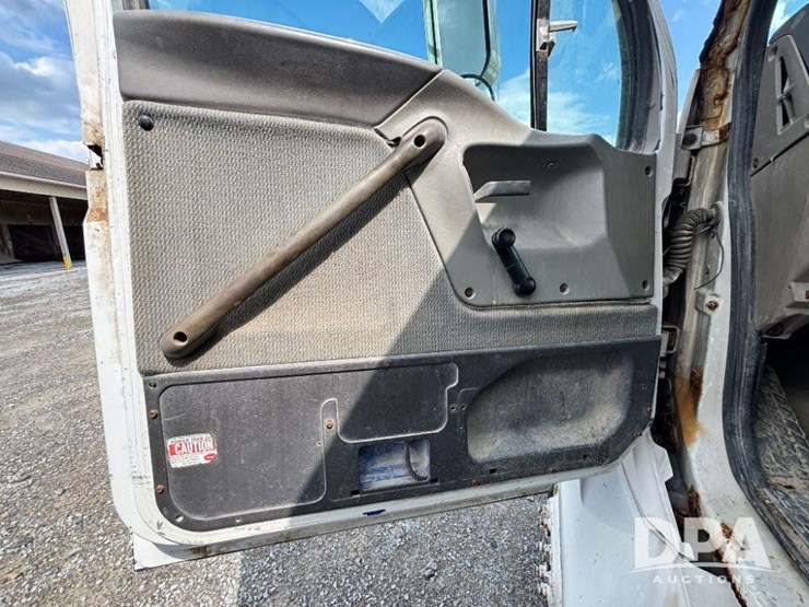 2005-sterling-dry-tender-truck-(gp11242,-unit-111565)-image-86