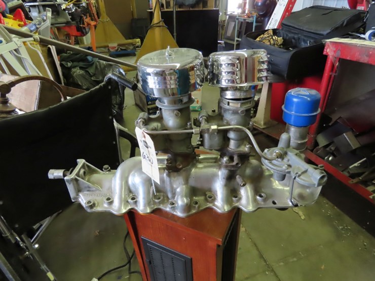 offenhauser-flathead-intake-with-carbs-image-2