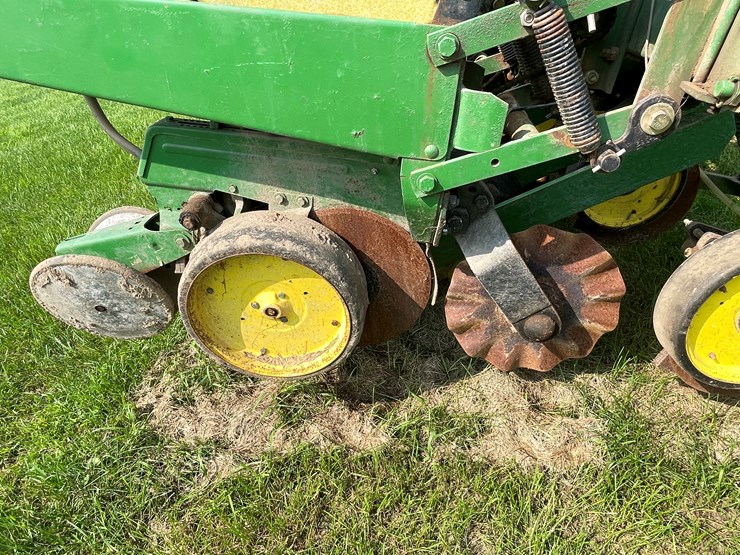 john-deere-7000-image-17