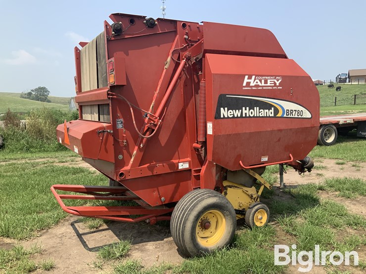 2006-new-holland-br780a-image-5