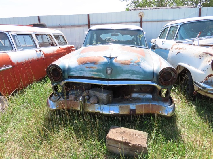 1951-ford-custom-line-4dr-sedan-image-2