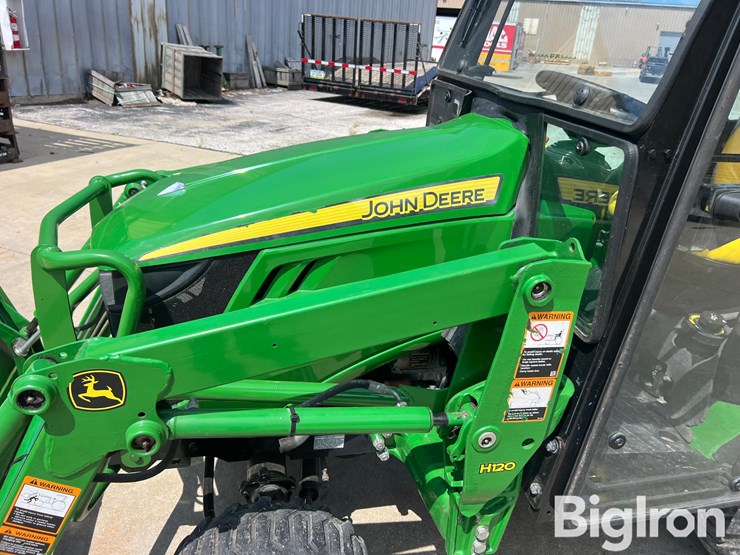 2015-john-deere-1025r-image-13