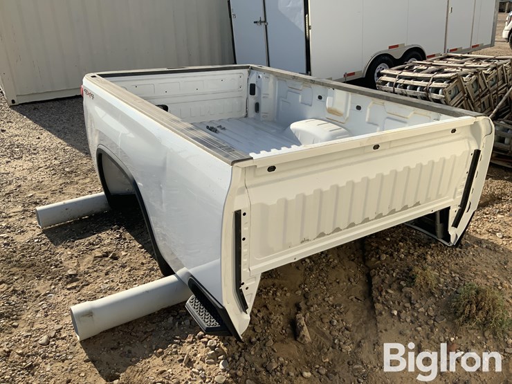 2020-chevrolet-8'-pickup-box-image-7