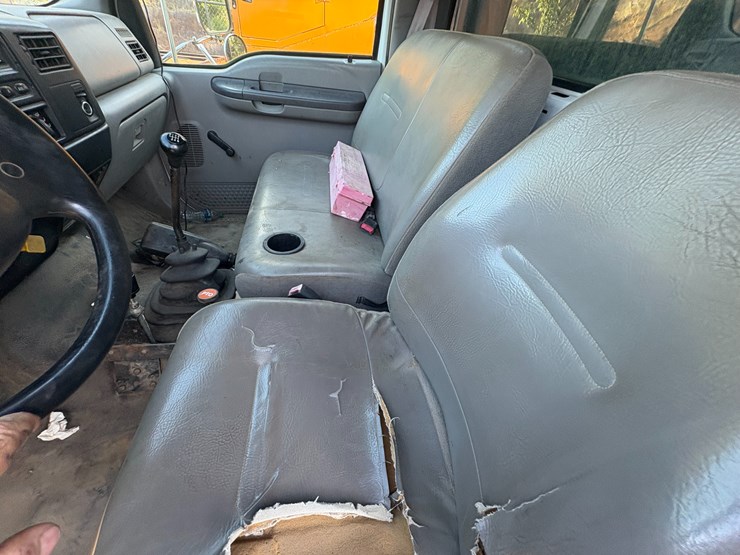 2000-ford-f750-image-55