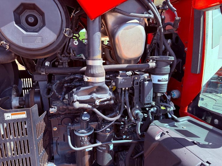 2016-case-ih-farmall-130a-image-30