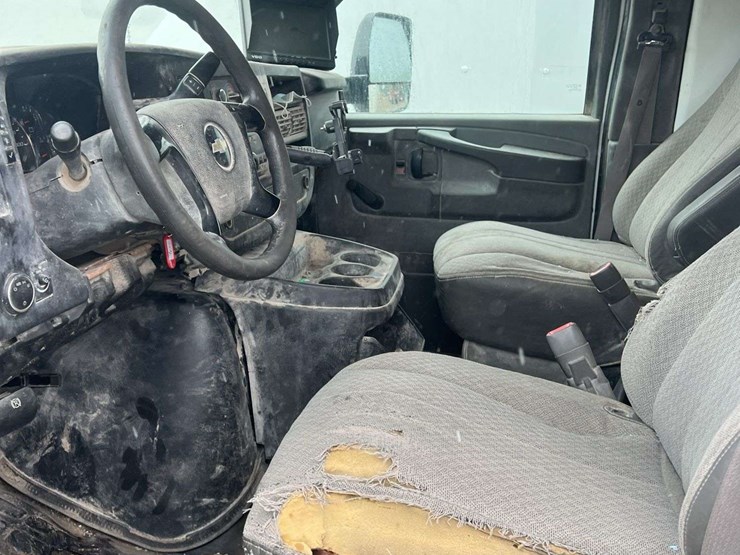 2011-gmc-3500-image-18
