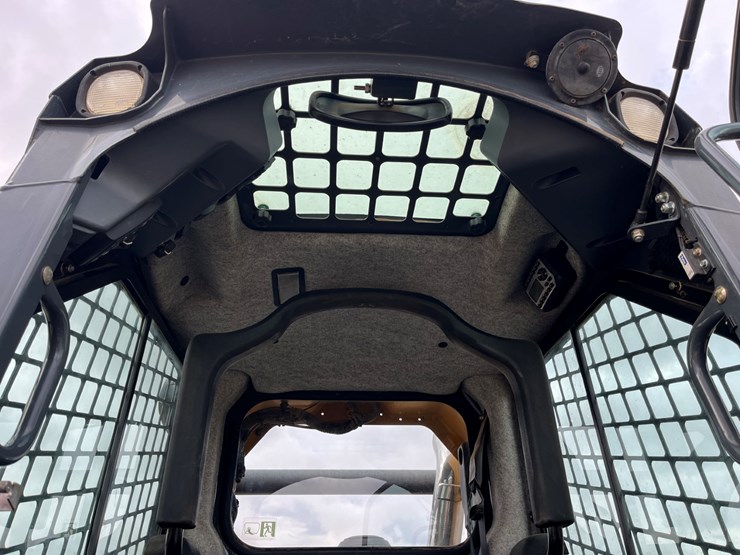 2013-deere-333e-image-10