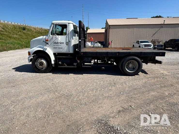 1999-ihc-8100-flatbed-truck-(gp11125,-unit-17355)-image-14