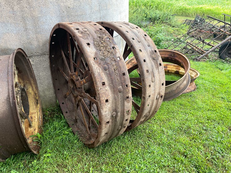 #7457-•-pair-of-tractor-tire-rims-image-3