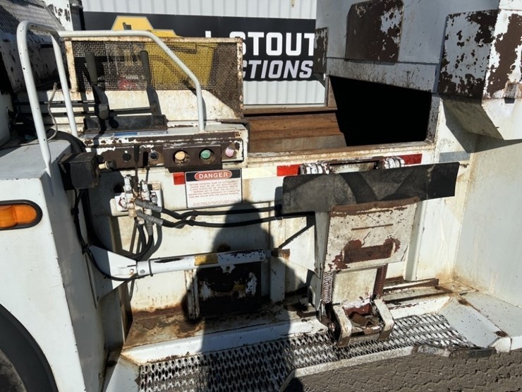 2005-caterpillar-c7-image-16