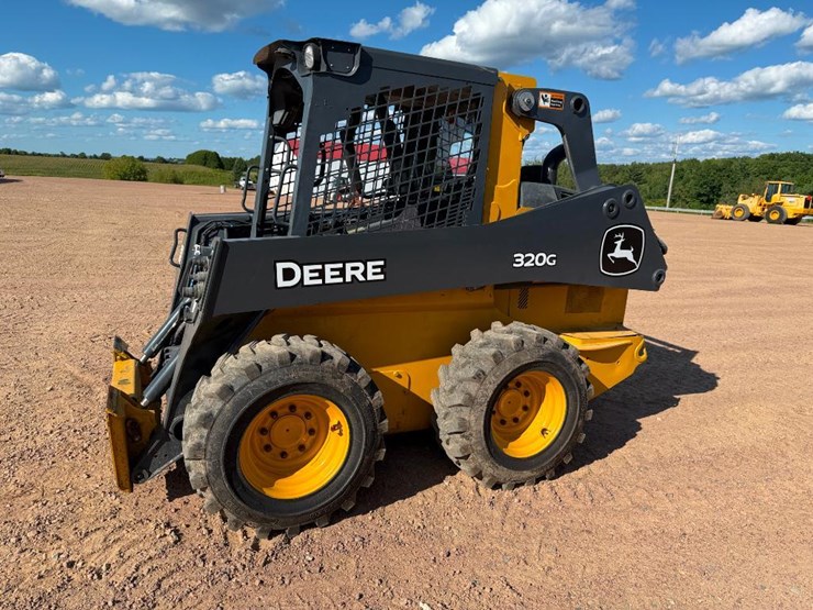2022-deere-320g-image-1