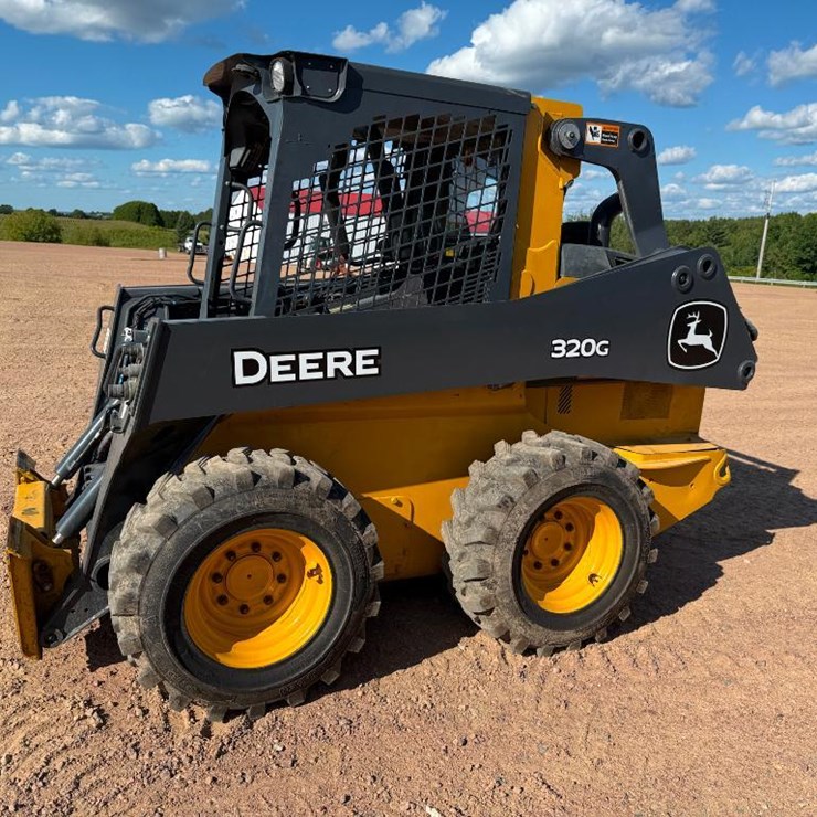 2022 DEERE 320G