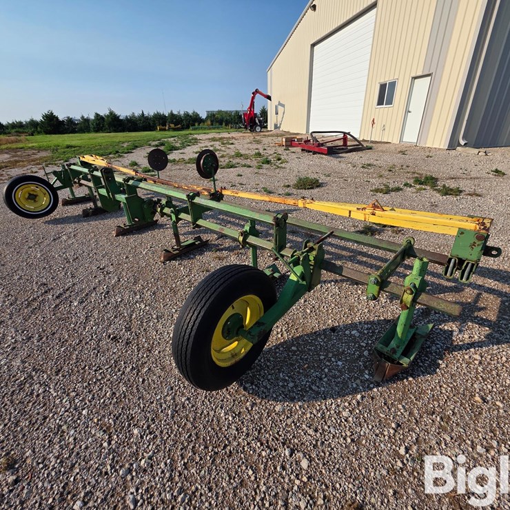 JOHN DEERE 48