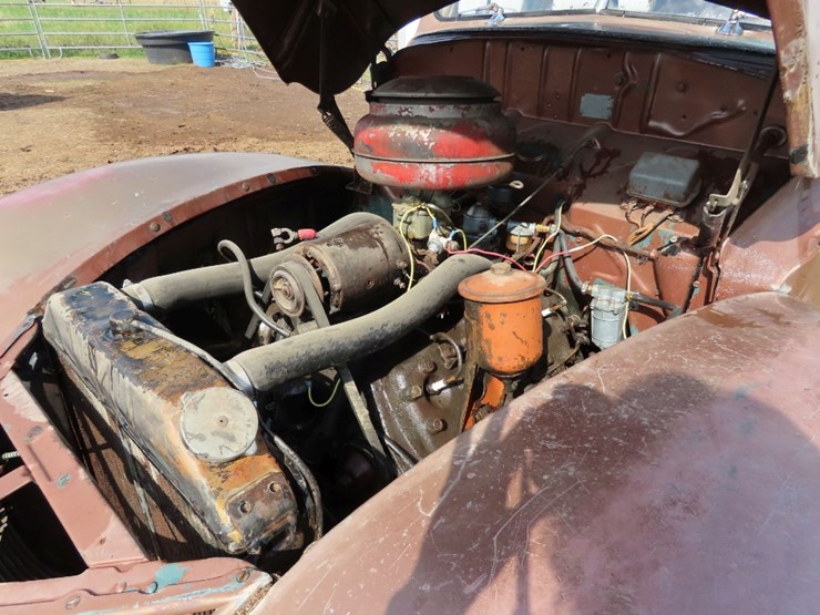 1940-ford-deluxe-survivor-4dr-sedan-image-19