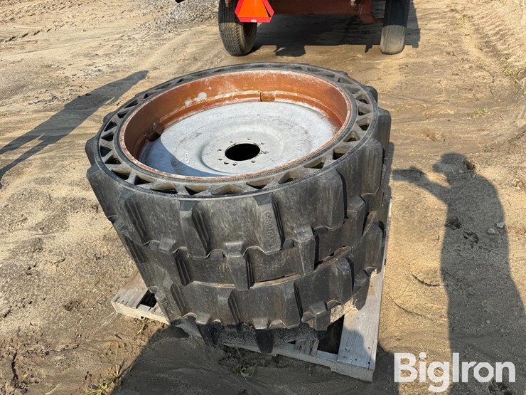valley-revolution-47x15-airless-pivot-tires-image-8