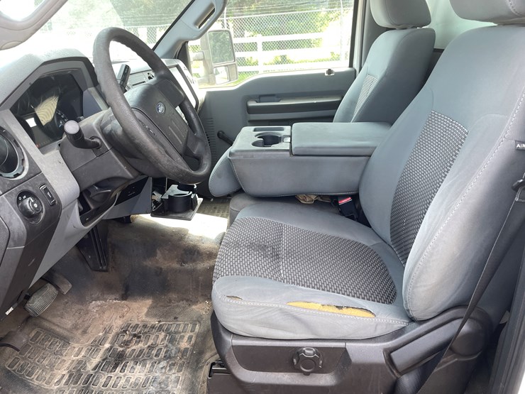 2011-ford-f550-image-17