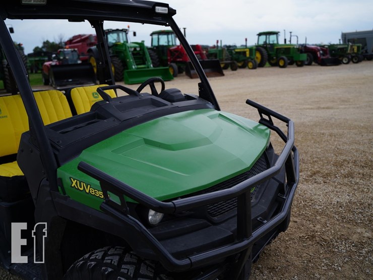 2019-john-deere-gator-xuv-835m-image-14