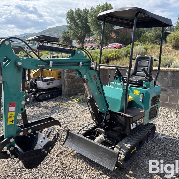 2025 AGT MH12RX Mini Excavator