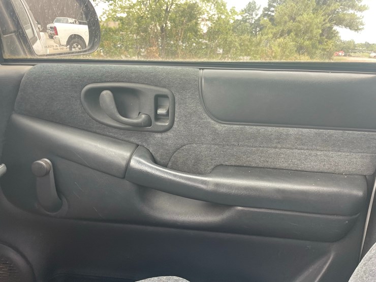 1998-chevrolet-s10-image-21