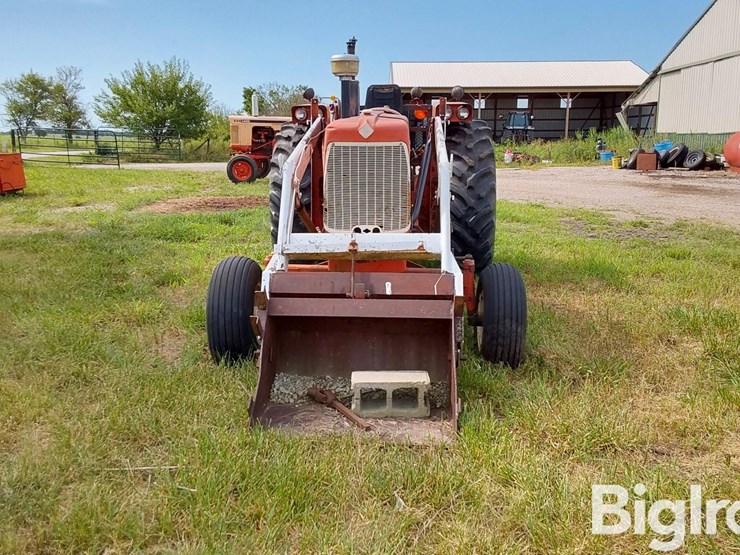 1961-allis-chalmers-d19-image-2