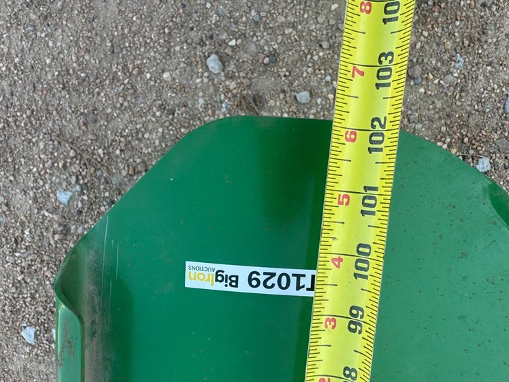 john-deere-102-image-16