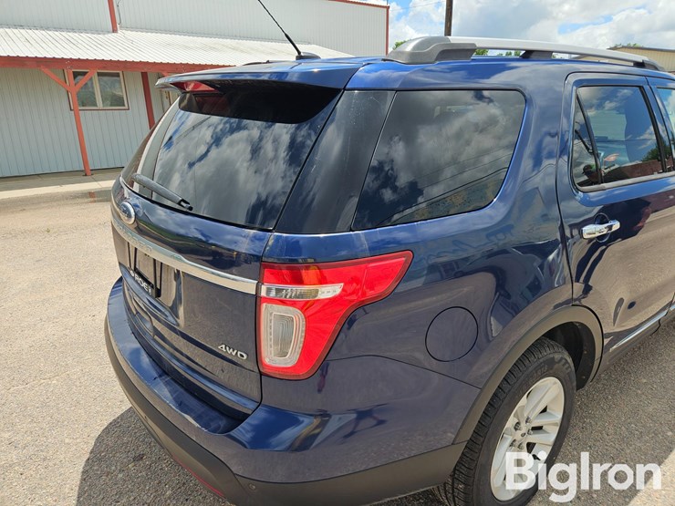 2012-ford-explorer-xlt-image-15
