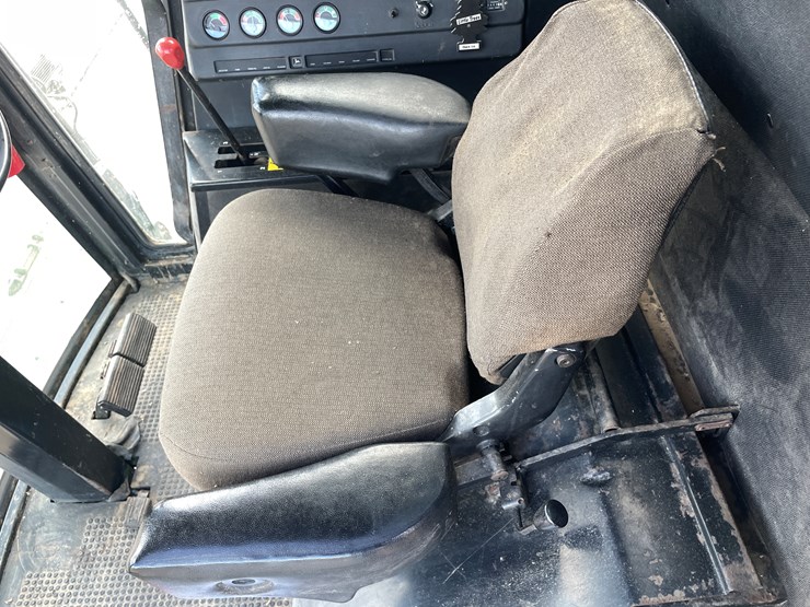 1988-john-deere-6620-image-30