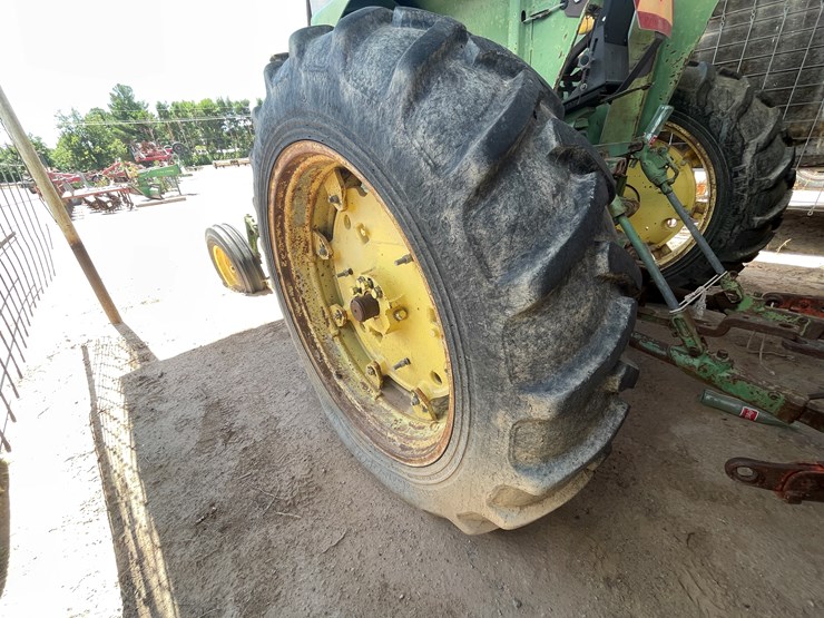 john-deere-2940-image-12