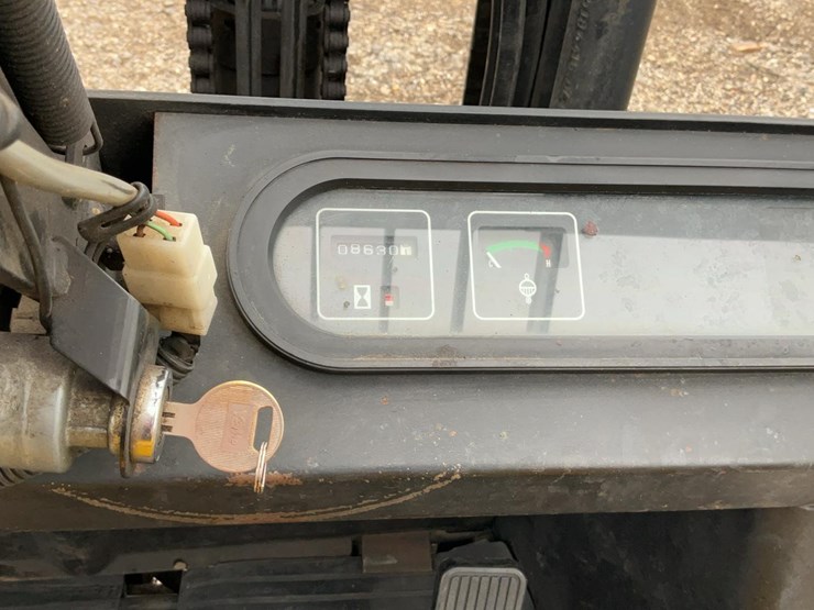 #1355-•-yale-forklift*-image-13