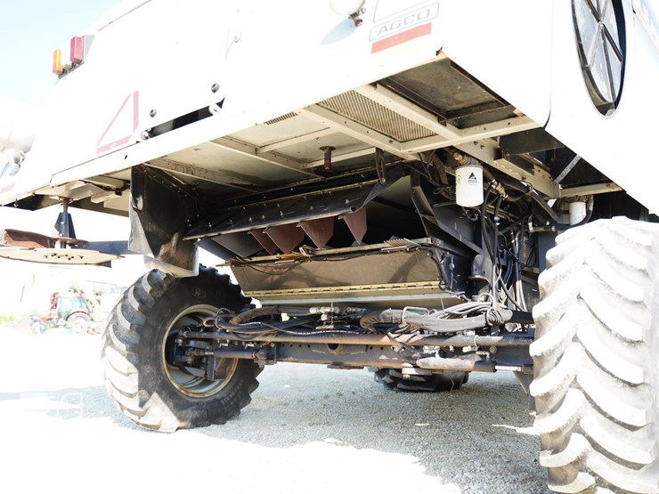2004-gleaner-r65-image-24