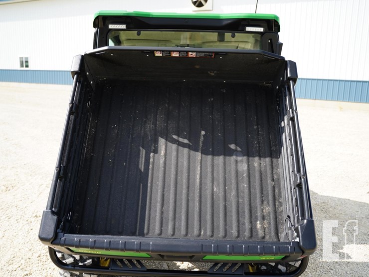 2021-john-deere-gator-xuv-835r-image-24