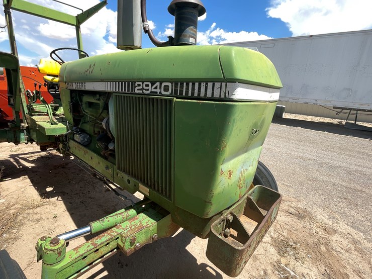 john-deere-2940-image-32