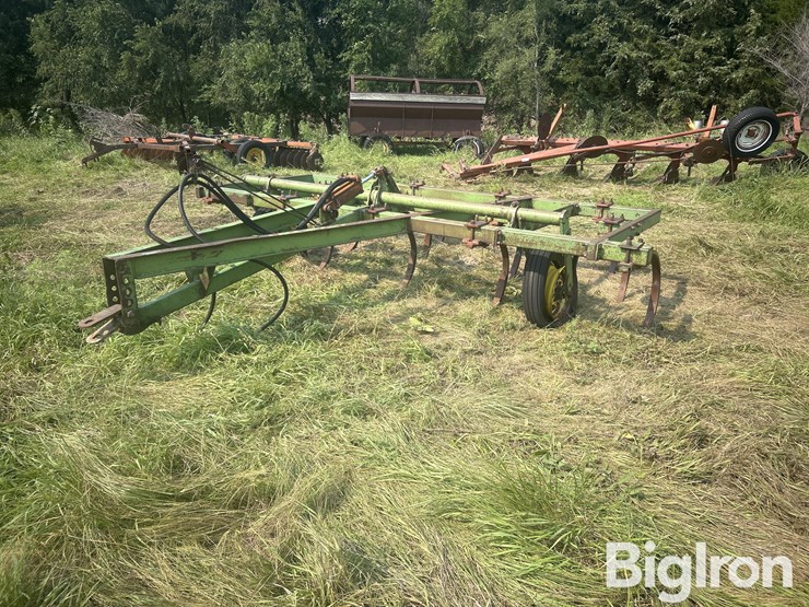 john-deere-100-image-3