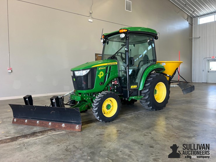2021-john-deere-3046r-image-1