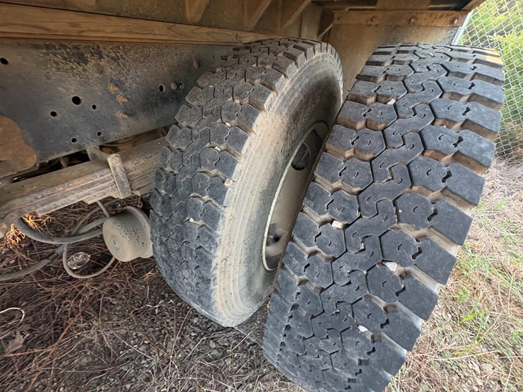 2000-ford-f750-image-5