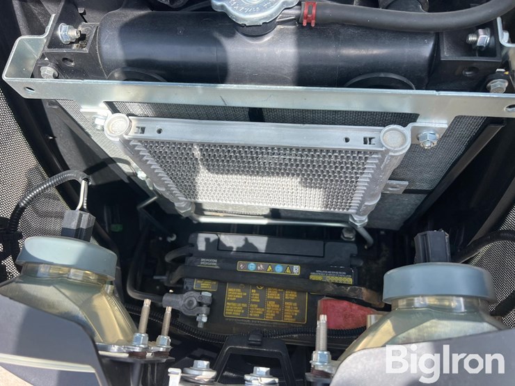 2016-john-deere-1025r-image-15