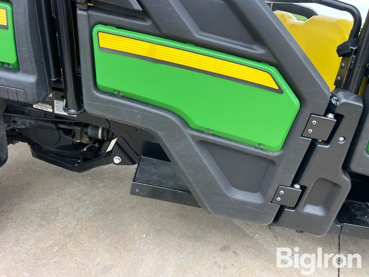 2016-john-deere-gator-image-19