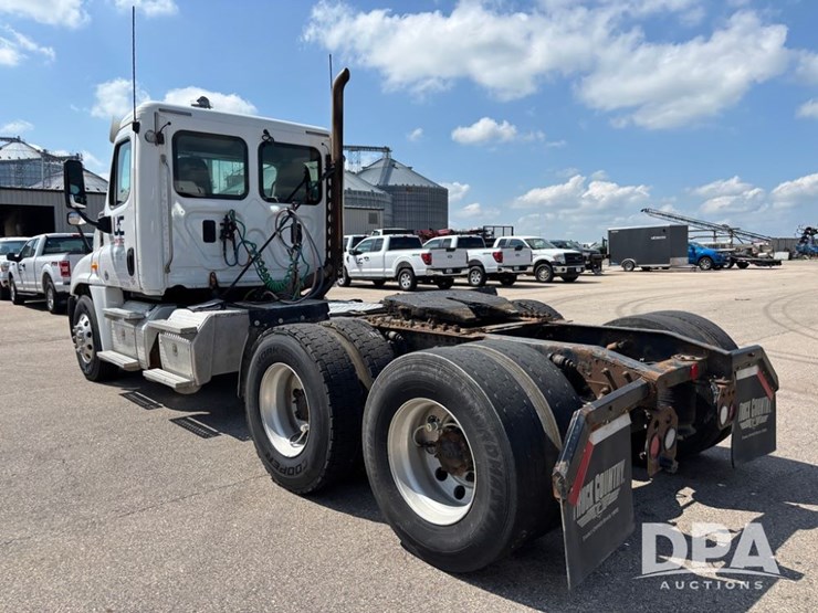 2013-freightliner-truck-(dr11874-unit-771)-image-9