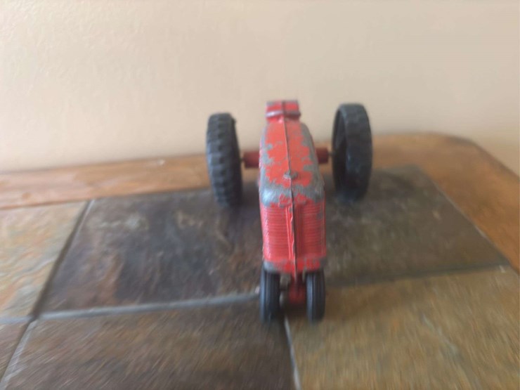 1/16-oliver-baler-and-hubley-tractor-and-implements-image-13