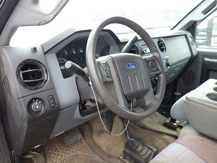 2013-ford-f550-image-22