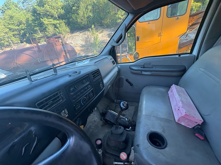 2000-ford-f750-image-58