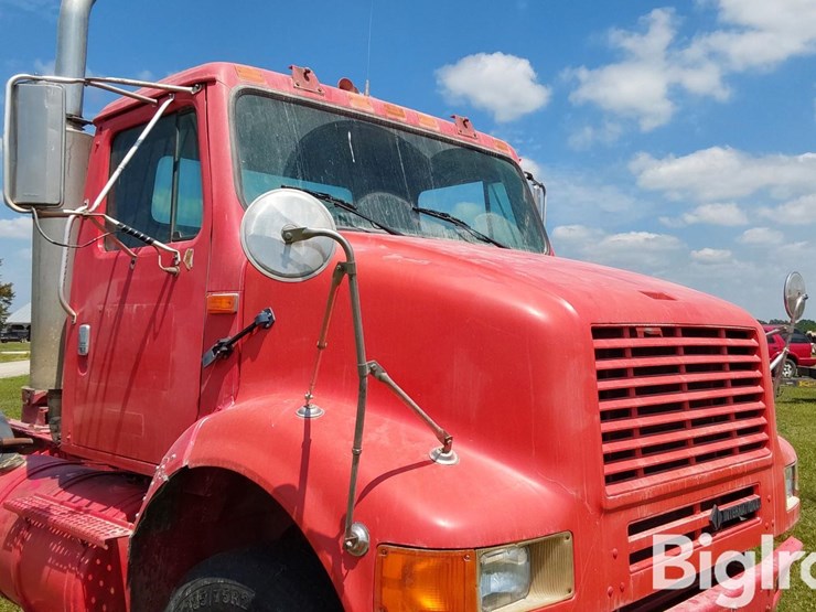 1990-international-8100-image-14